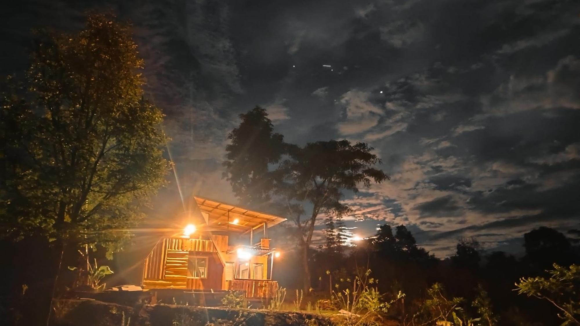 מאה הונג סון ไร่นิธิสุนทร Nithisoonthon Farmstay מראה חיצוני תמונה
