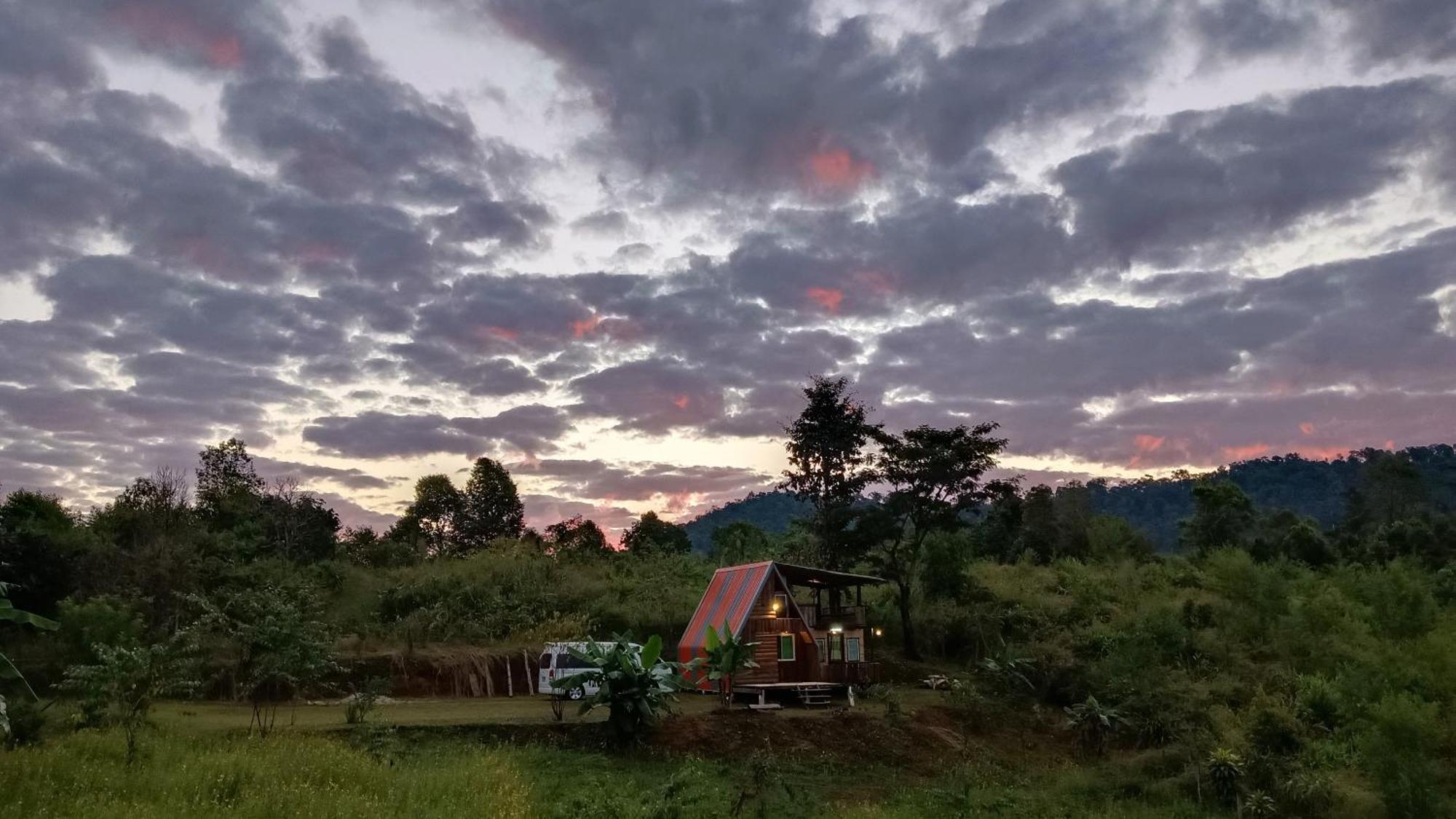 מאה הונג סון ไร่นิธิสุนทร Nithisoonthon Farmstay מראה חיצוני תמונה